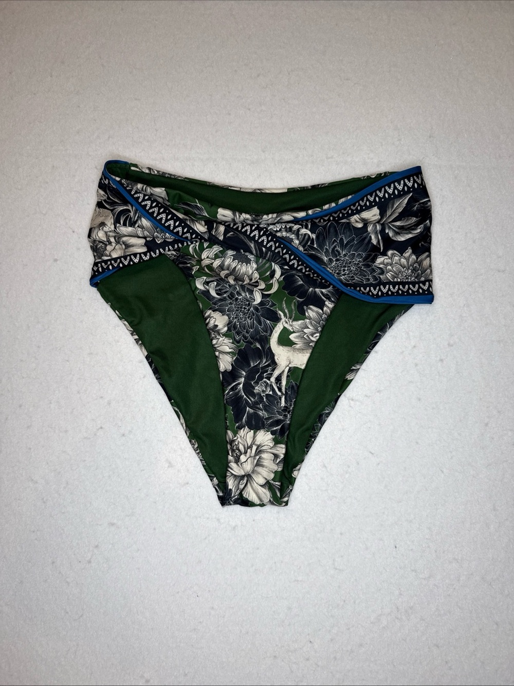 Água Bendita Luxury Bikini Bottoms - Botanical Tapestry Print - Size MEDIUM NWOT